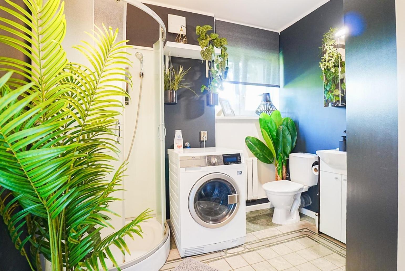 Lägenhet Cofy - Centrally Located, Quiet District, Air-conditioning, Free Parking, 24-7 Express Check-in-out, Close To Sea And Everything Need For Living!