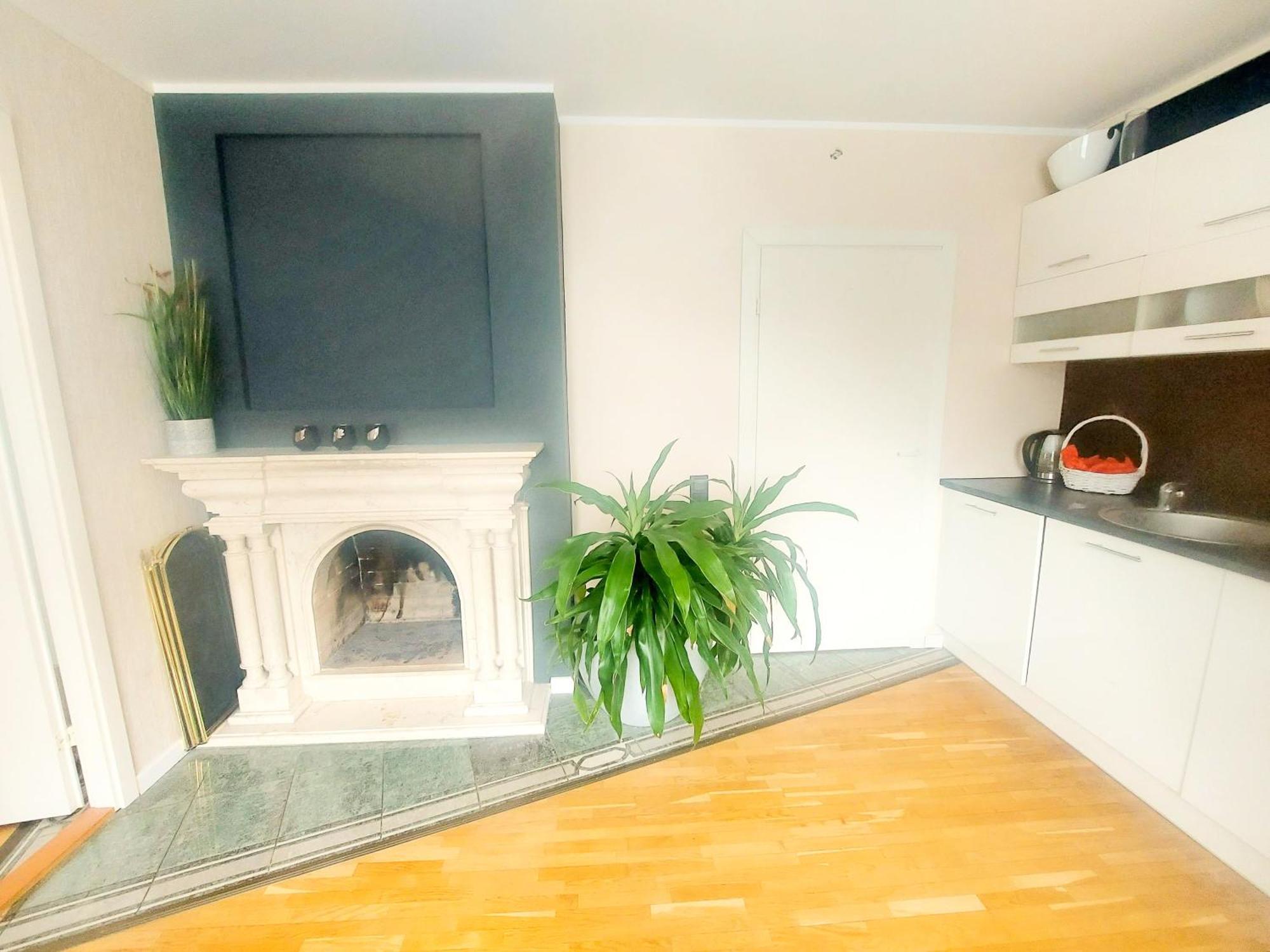 Cofy - Centrally Located, Quiet District, Air-conditioning, Free Parking, 24-7 Express Check-in-out, Close To Sea And Everything Need For Living! Appartement