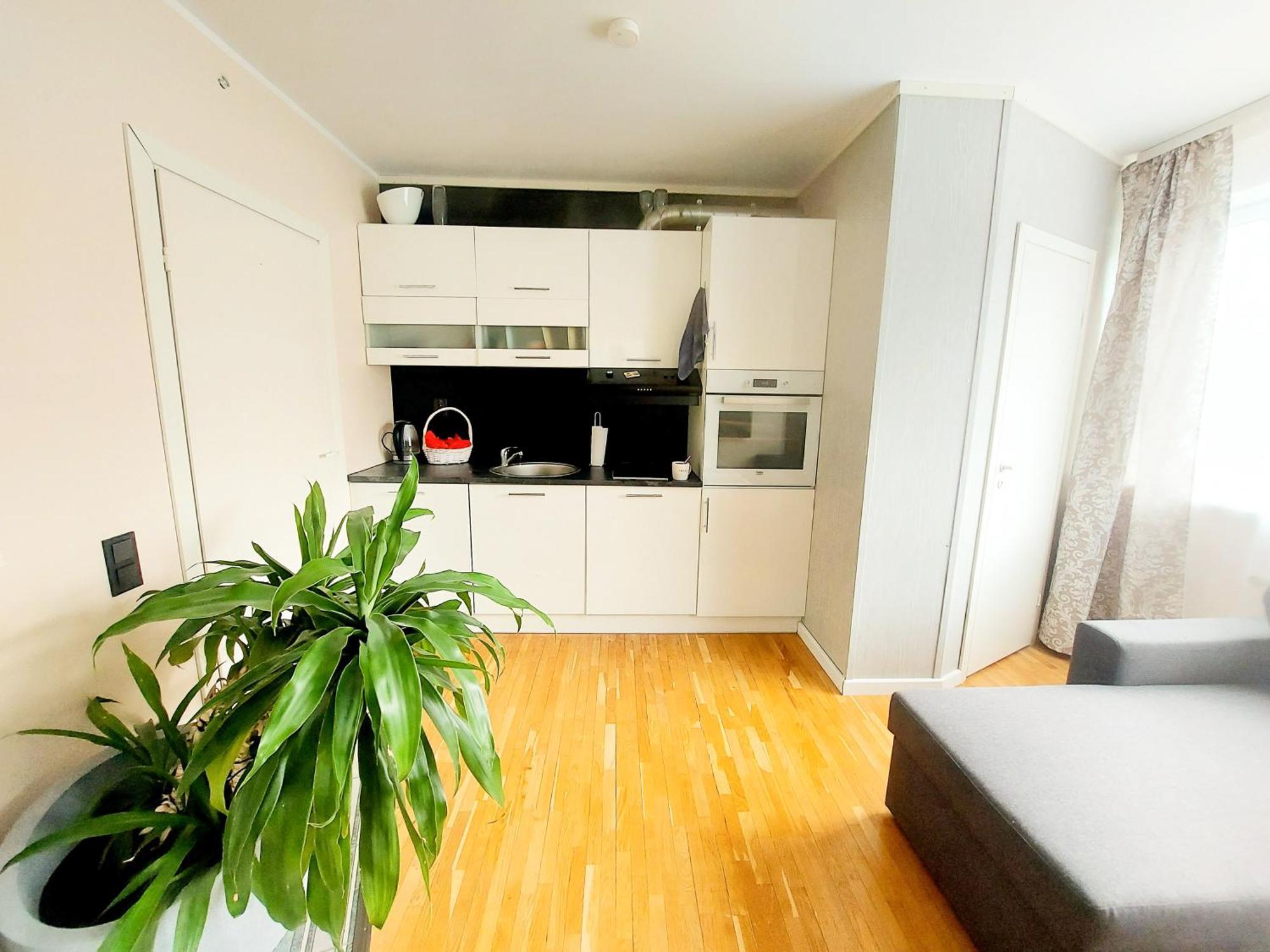 Appartement Cofy - Centrally Located, Quiet District, Air-conditioning, Free Parking, 24-7 Express Check-in-out, Close To Sea And Everything Need For Living!
